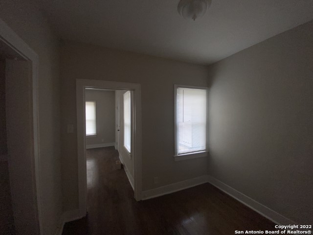 Image 5 of 9 For 2328 Commerce E