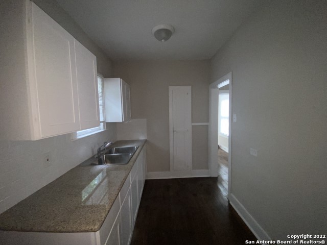 Image 7 of 9 For 2328 Commerce E