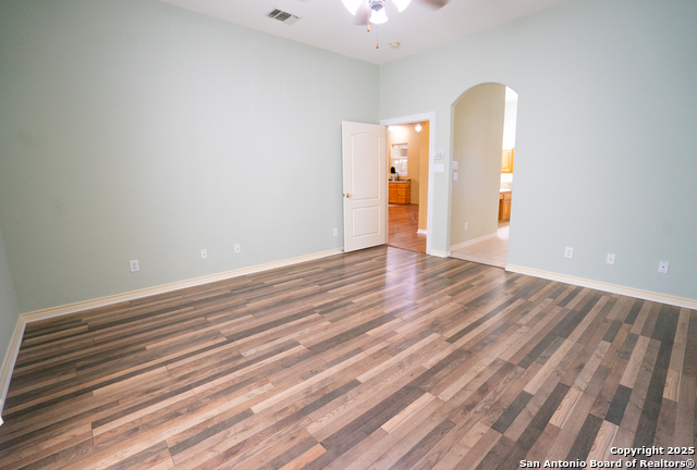 Listing photo id 11 for 6750 Circle Oak