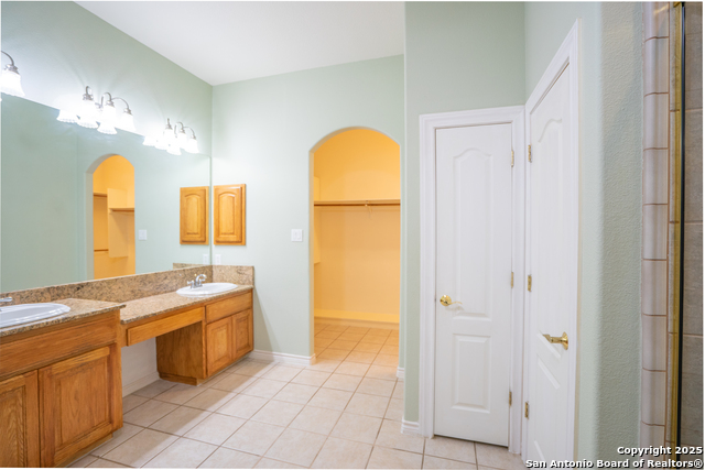 Listing photo id 13 for 6750 Circle Oak