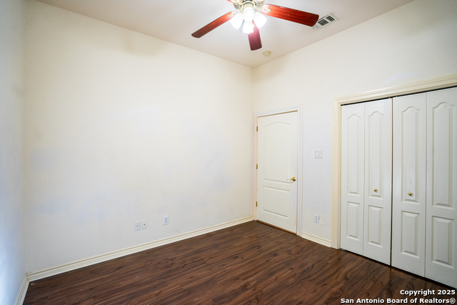 Listing photo id 17 for 6750 Circle Oak