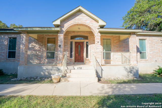 Listing photo id 0 for 6750 Circle Oak