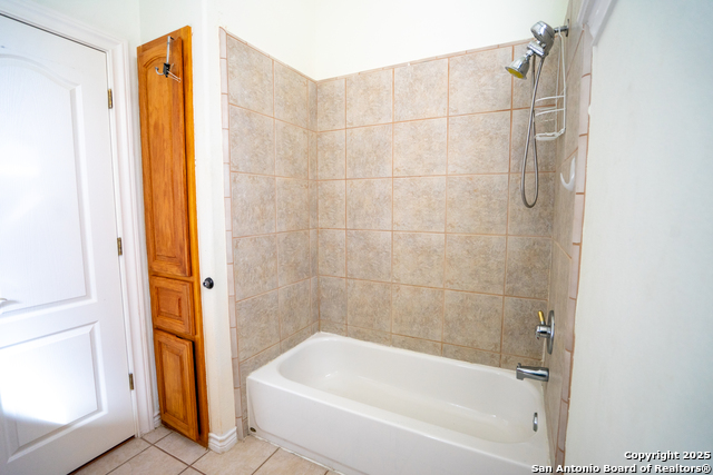 Listing photo id 19 for 6750 Circle Oak