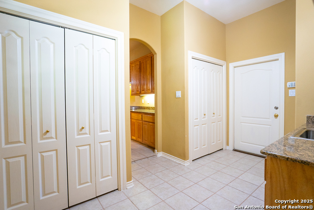 Listing photo id 23 for 6750 Circle Oak