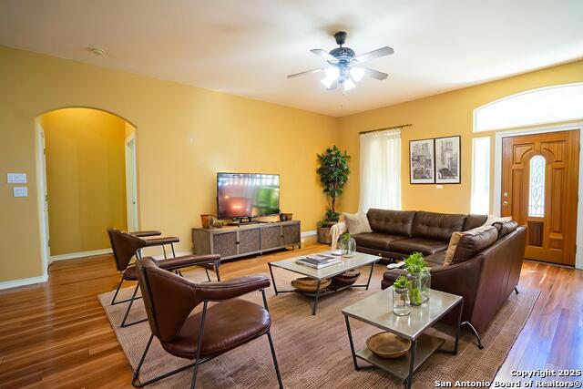 Listing photo id 2 for 6750 Circle Oak