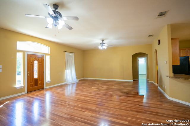 Listing photo id 5 for 6750 Circle Oak