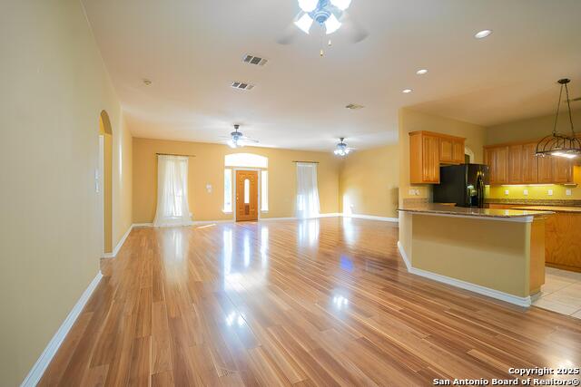 Listing photo id 7 for 6750 Circle Oak