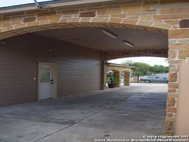 Image 21 of 34 For 1247 Mally Blvd W