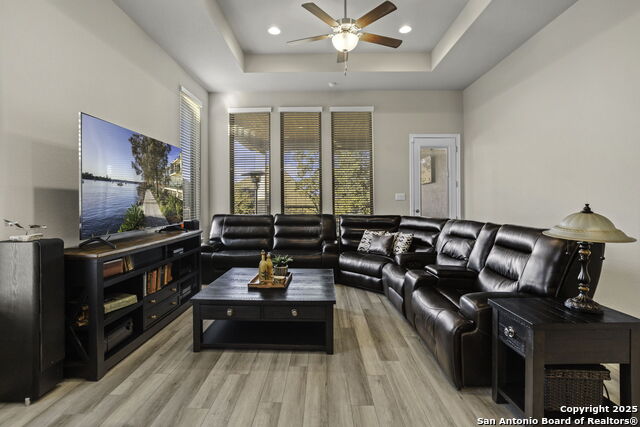 Image 13 of 27 For 1129 Cadogan Squire