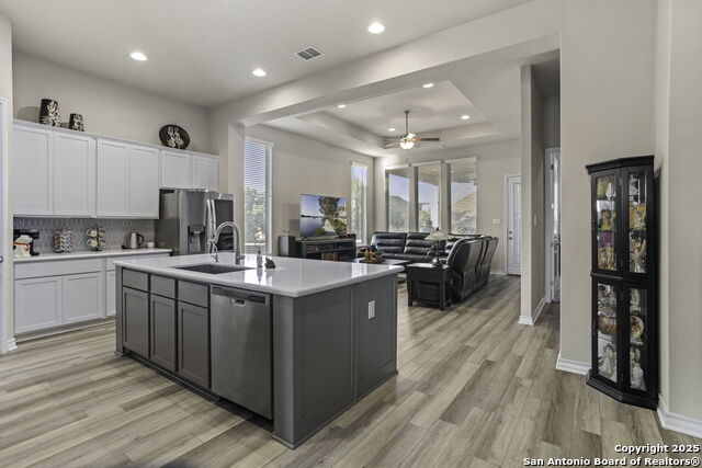 Image 6 of 27 For 1129 Cadogan Squire