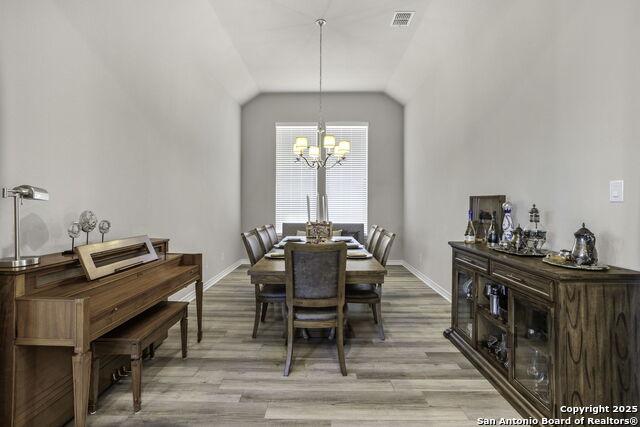 Image 7 of 27 For 1129 Cadogan Squire