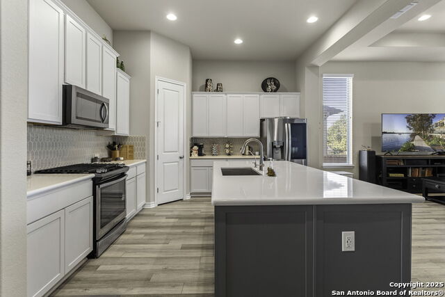 Image 9 of 27 For 1129 Cadogan Squire