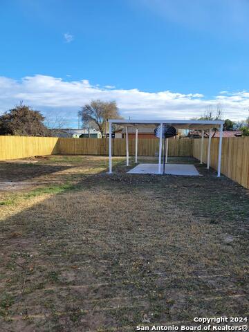 Listing photo id 18 for 516 Holland St E