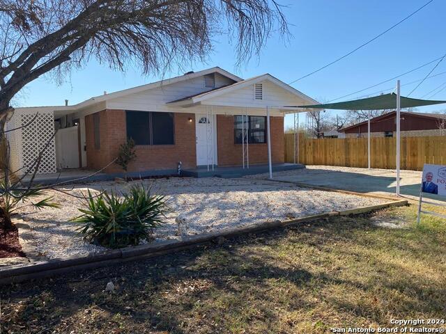 Listing photo id 6 for 516 Holland St E