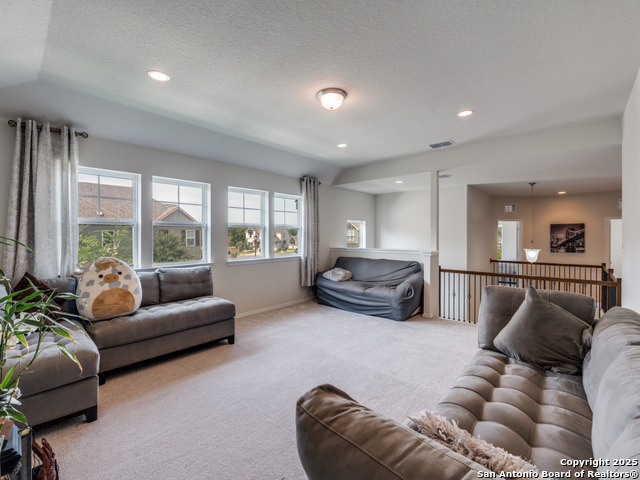 Image 19 of 24 For 9000 Curling Post