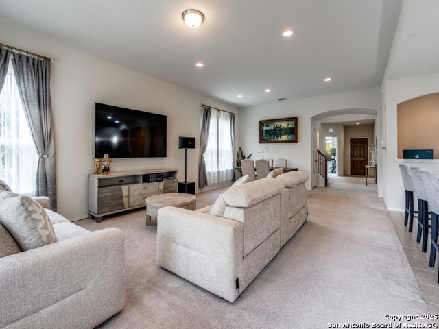 Image 8 of 24 For 9000 Curling Post