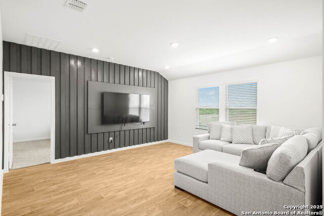 Image 11 of 25 For 304 Las Lomas