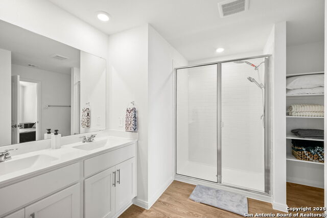 Image 15 of 25 For 304 Las Lomas