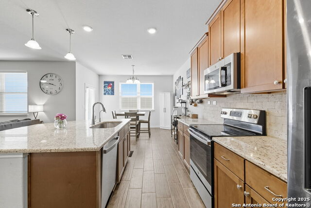 Listing photo id 8 for 14914 Sirius