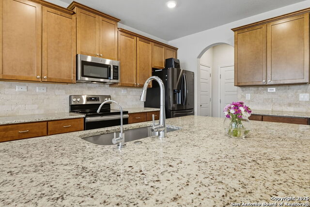 Listing photo id 11 for 14914 Sirius
