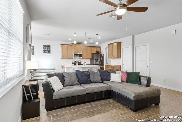 Listing photo id 14 for 14914 Sirius