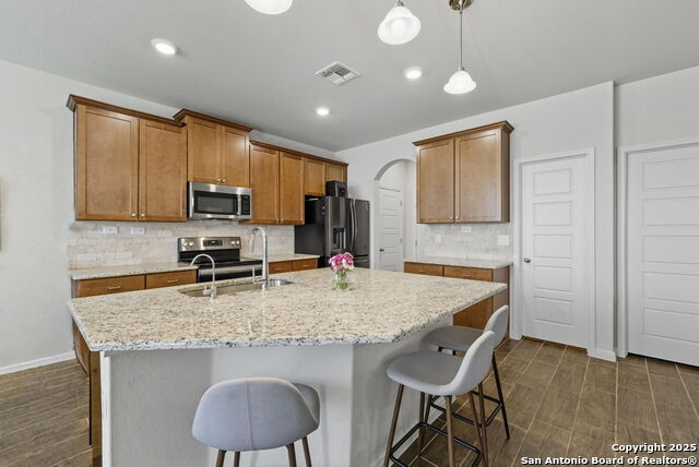 Listing photo id 6 for 14914 Sirius