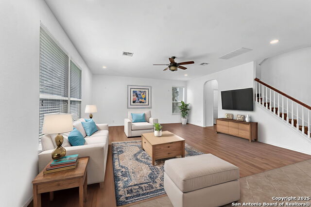 Listing photo id 9 for 21634 Seminole Oaks