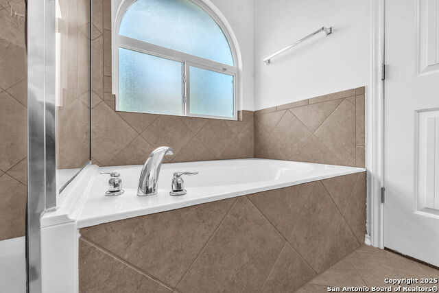 Listing photo id 34 for 21634 Seminole Oaks