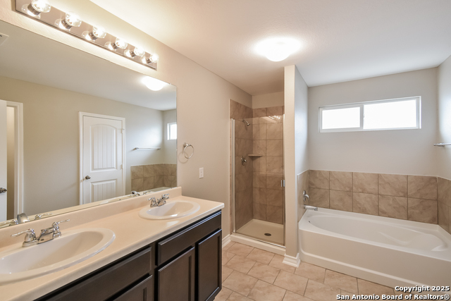 Image 5 of 15 For 4035 Salado  