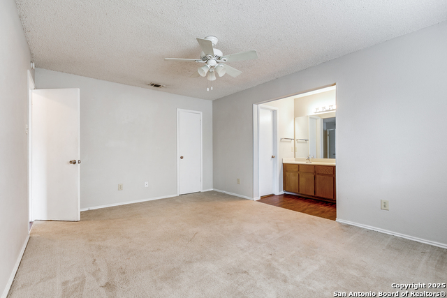 Listing photo id 12 for 7255 Webbwood