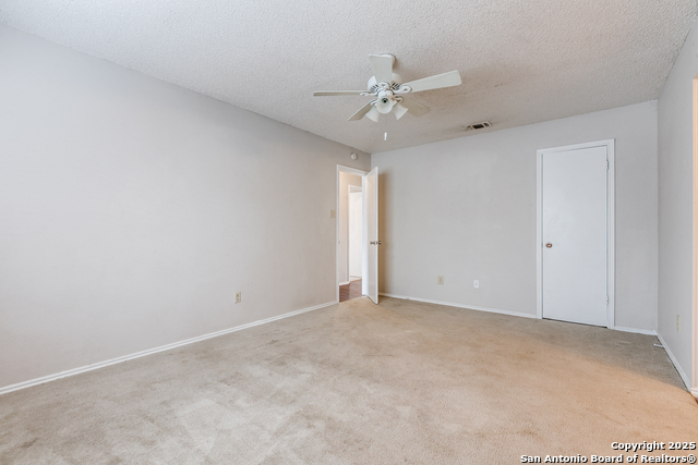 Listing photo id 13 for 7255 Webbwood