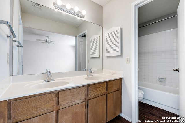 Listing photo id 14 for 7255 Webbwood