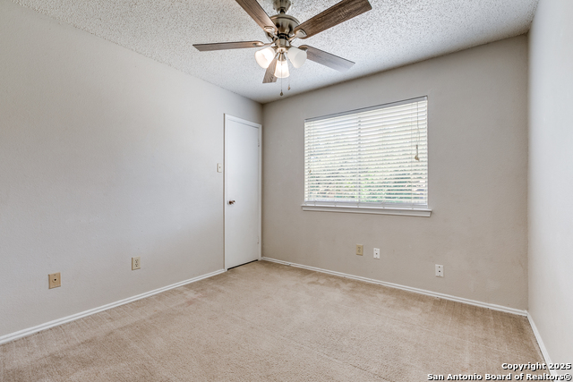 Listing photo id 17 for 7255 Webbwood