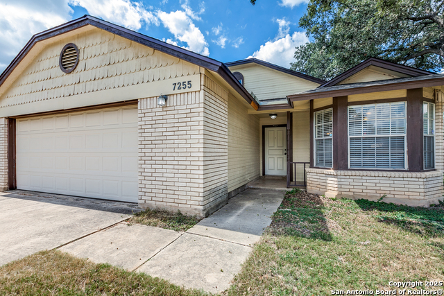 Listing photo id 0 for 7255 Webbwood