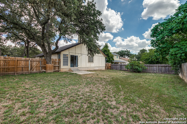 Listing photo id 21 for 7255 Webbwood
