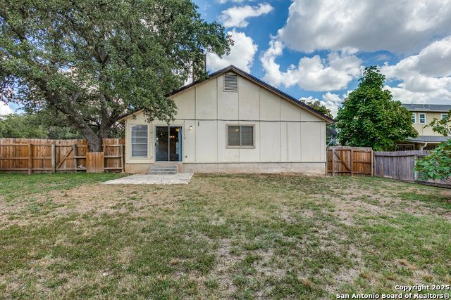 Listing photo id 22 for 7255 Webbwood