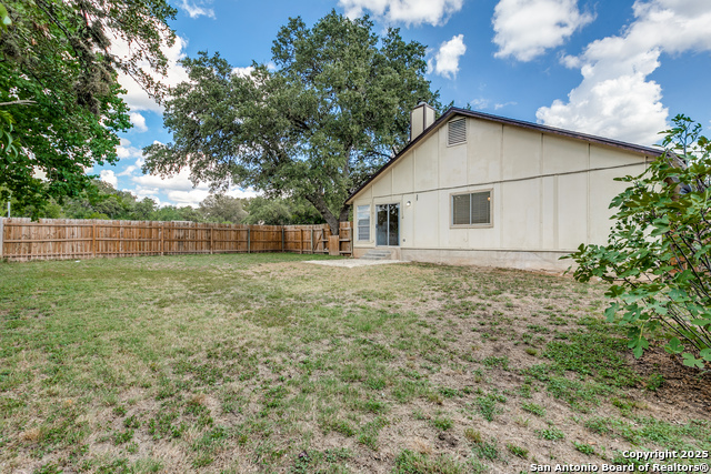 Listing photo id 23 for 7255 Webbwood