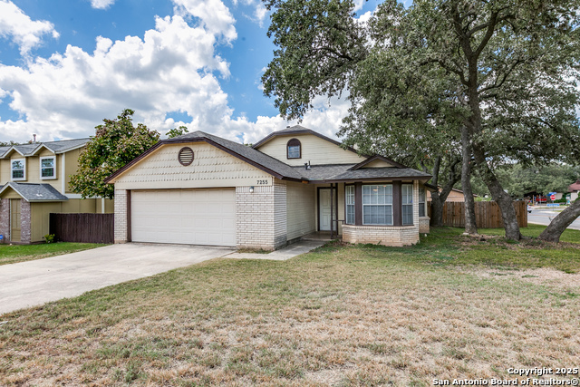 Listing photo id 1 for 7255 Webbwood