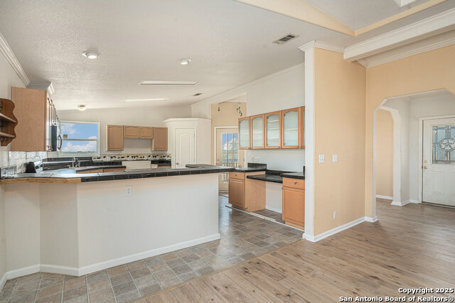 Image 10 of 37 For 5128 Ditto Road W