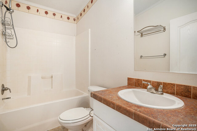 Image 25 of 37 For 5128 Ditto Road W