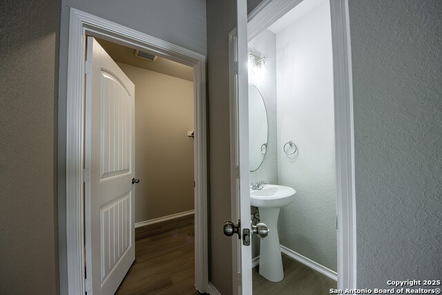 Listing photo id 10 for 9704 Marbach Pass