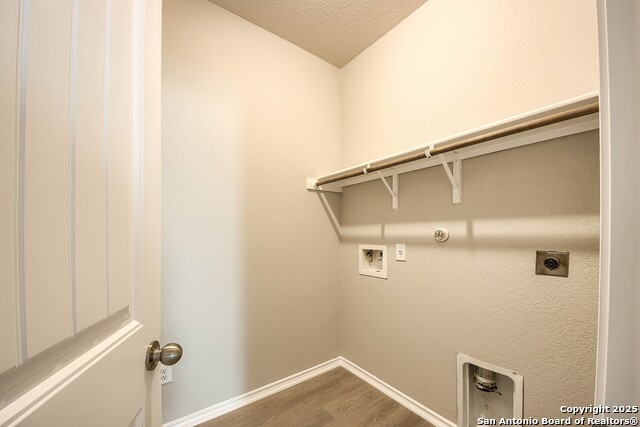 Listing photo id 11 for 9704 Marbach Pass
