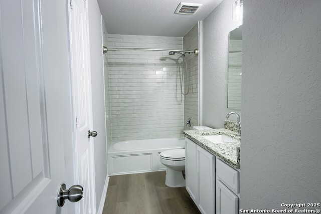 Listing photo id 23 for 9704 Marbach Pass