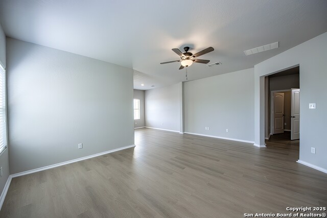 Listing photo id 4 for 9704 Marbach Pass