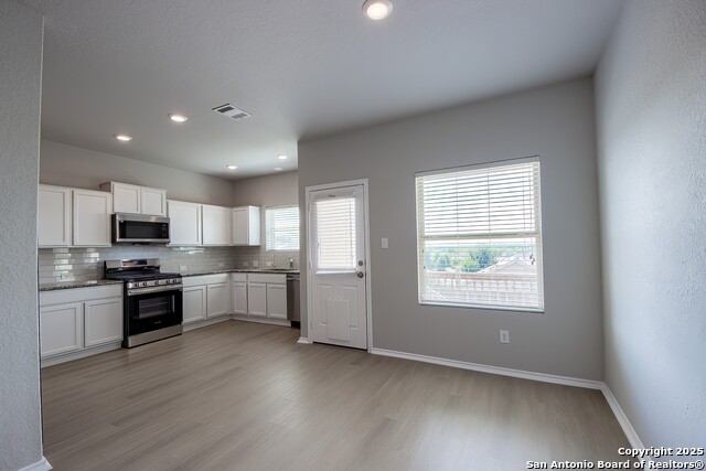Listing photo id 5 for 9704 Marbach Pass