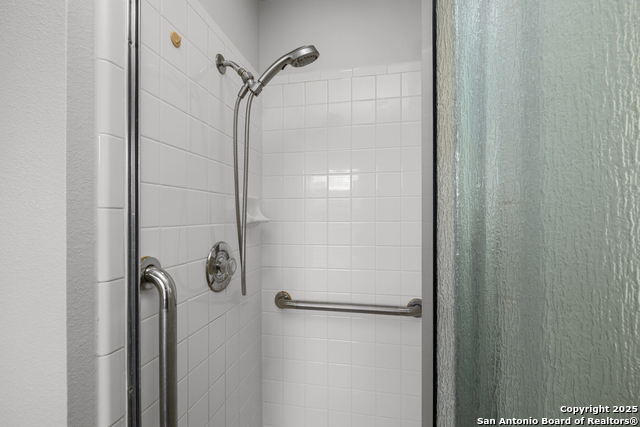 Image 33 of 56 For 10426 Mustang