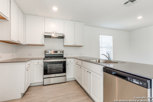 Image 10 of 28 For 13206 Dutra