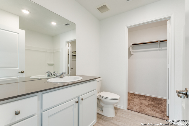 Image 17 of 28 For 13206 Dutra