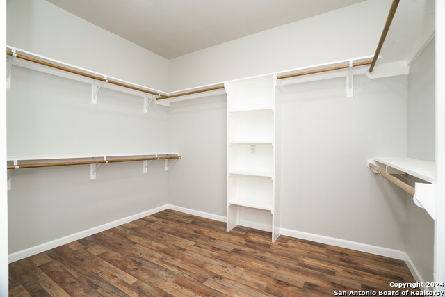 Image 14 of 33 For 3723 Commercial