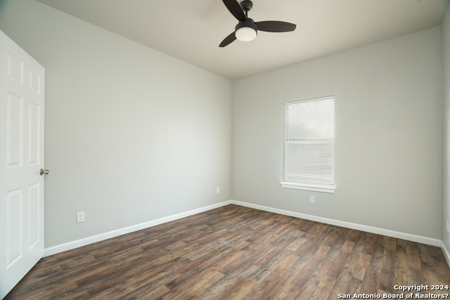 Image 17 of 33 For 3723 Commercial